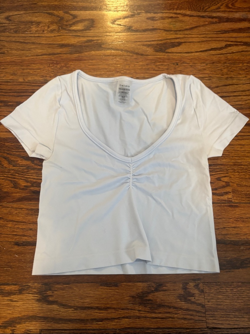 Aritzia Women’s Baby Blue Short Sleeve Scoop Crop Top Size XS